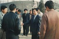 场长与安徽食用菌协会会员交流