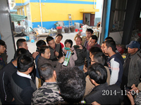 2014年11月4日合肥庐阳区食用菌协会学员在合肥立新食用菌培训学校听老师讲食用菌栽培技术——各种消毒药品在生产操作过程的运用