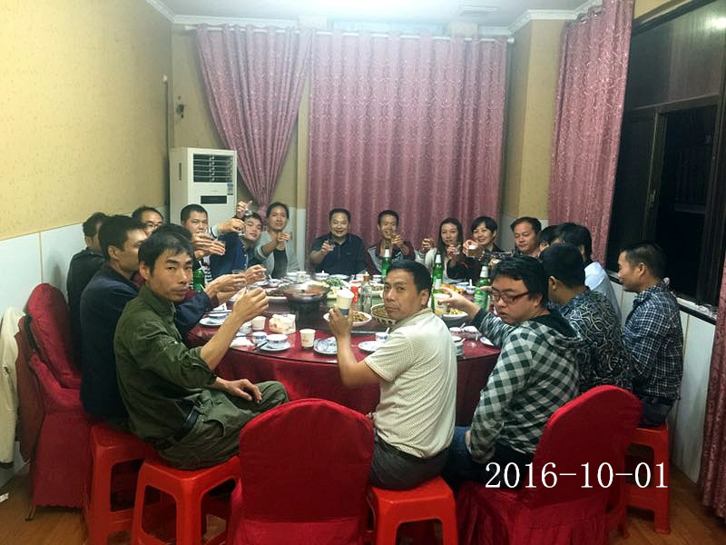 2016年10月1日国庆节日合肥立新食用菌培训学校学员小聚餐